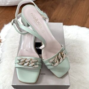 Nila & Nila Mint Green Chain Embellished Sandals Size 40 (Made in Italy)